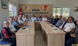 Gazetecilerin bayramlaşma töreni buluşmasına dönüştü