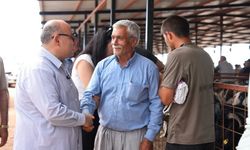 Başkan Kara kurban satış alanında vatandaşlarla buluştu