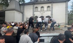 Son yolculuğuna kullandığı çekici ile taşındı