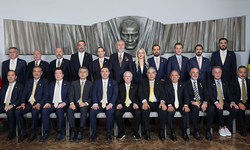 Fenerbahçe’de Aziz Yıldırım başkanlığında ilk yönetim kurulu toplantısı yapıldı