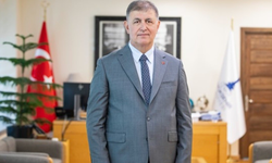 İzmir Büyükşehir Belediye Başkanı Cemil Tugay, CHP’den istifa etti