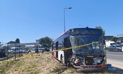 1 kişinin öldüğü kazada belediye otobüsüyle çarpışan hafif ticari araç sürücüsü tutuklandı