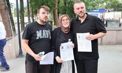 Anne ve iki oğlu aynı okulda üniversite sınavına girdi