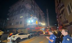 Merdiveni çöken ve kolonlarından sesler gelen 5 katlı binaya tahliye