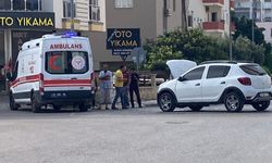 Erdemli’de kavşakta kaza: 2 yaralı