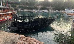 Mersin'de 6 tekne alevlere teslim oldu