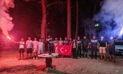 Jandarmayı kavga diye çağırıp sürpriz kutlama yaptılar