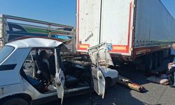 Osmaniye’de otomobil tıra çarptı: 3’ü çocuk 5 yaralı