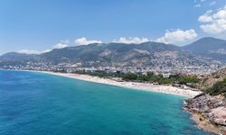 Alanya’da termometreler 31 dereceyi gösterdi, sahiller doldu