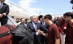 Gençlik ve Spor Bakanı Bak milli futbolcuları ABD’ye uğurladı