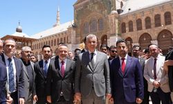 Bakan Memişoğlu, Emevi Camii'nde cuma namazını kıldı