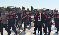 Silifke Belediyesi'ne yönelik 'rüşvet' soruşturmasında belediye başkanı ile birlikte 8 kişi tutuklandı