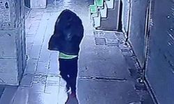 Çöp poşeti ile yüzünü saklayıp, çay ocağını yaktı; o anlar kamerada