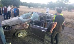 Diyarbakır'da takla atan otomobildeki anne ve oğlu öldü, 4 kişi yaralandı