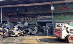 Adana'da sebze halinde yangın çıktı: 3 iş yeri zarar gördü
