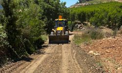 Kırsalda bahçe yolları yenileniyor