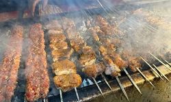 Sandviç oda sıcaklığında satılmamalı, kebap şişte sergilenmemeli