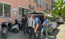 Manisa'da pompalı tüfekli saldırı 1'i ağır 2 yaralı; şüphelilerden1'i tutuklandı