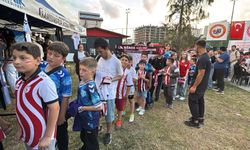 Taraftarların düzenlediği Samsunspor’un yıl dönümü kutlamasına futbolcular katıldı