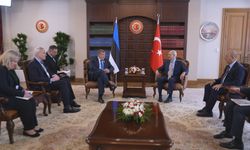 NATO zirvesinde kritik görüşme