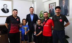 Masa tenisinde başarı elde eden sporcular tebrik edildi