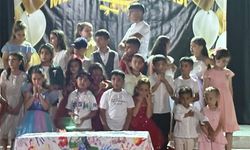 Bu mezuniyeti bütün mahalle kutladı