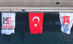 1915 Çanakkale Köprüsü’ne Türk bayrağı asıldı