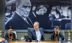 Şampiyonlar kupayla Başkan Seçer’in yanında