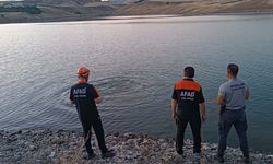 Serinlemek için girdiği baraj gölünde can verdi