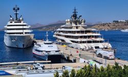 Bodrum'a demir atan iki lüks yat, toplam 615 ton yakıt aldı