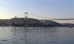 İstanbul Boğazı'ndan bir dev geçiyor