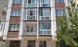 Cesetle 1 hafta aynı evde kaldı