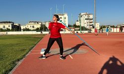 Depremde ailesini ve kolunu kaybetti Türkiye şampiyonu oldu