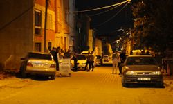 Komşu iki aile arasında çıkan kavgada 1’i polis 11 yaralı