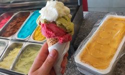Mersin'in kavurucu sıcağında dondurmaya yoğun ilgi