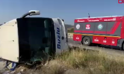 Yolcu otobüsü devrildi 24 yaralı