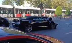 Gürcistan plakalı otomobil servis minibüsüne çarptı, sürücü kaçtı