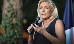 Le Pen, mahkeme kararına rağmen 2027 için adaylığını duyurdu