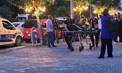 Motosikletli şüpheliler kebapçıya silahla saldırdı: 4 yaralı