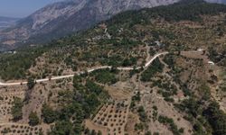 8 kilometrelik yol ilk kez asfaltla buluştu