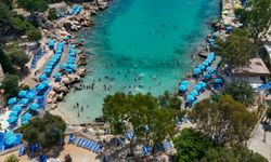 Mersin'in mavi bayraklı plajları yazın gözdesi olmayı sürdürüyor