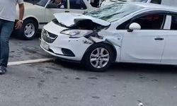 Otomobil baba ve 3 yaşındaki oğluna çarptı: 3 yaralı