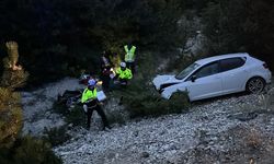 Otomobil ile motosiklet çarpıştıktan sonra şarampole savruldu: 5 yaralı