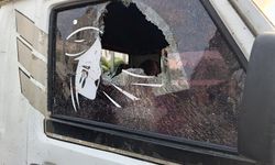 Ucuz karpuz satışına öfkelendi, esnafın kamyonetinin camını kırdı