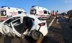 Şanlıurfa’da hafif ticari araç ile otomobil çarpıştı: 2 ölü, 9 yaralı