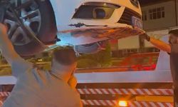 Polis aracında kedi kurtarma
