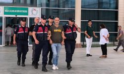 Yönetmen Ezel Akay ile kardeşi gözaltı sonrası adliyeye sevk edildi