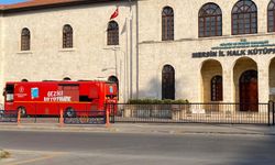 Mersin'de bu otobüs yolcu değil, kitap taşıyor
