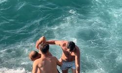 Arnavutköy’de boğulma tehlikesi geçiren kişiyi arkadaşları son anda kurtardı