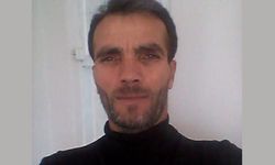 Annesine mesaj atan kişiyi demir çubukla döverek öldürdü